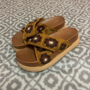 Bohemian style woven brown platform sandals